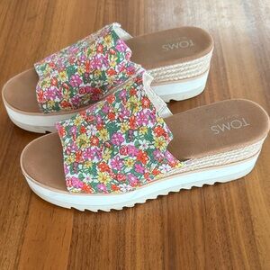EUC TOMS Women's Diana Mule Wedge Sandals sz 8